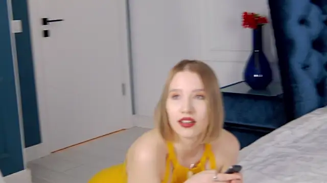 LiliLinn online show from 02.21.25