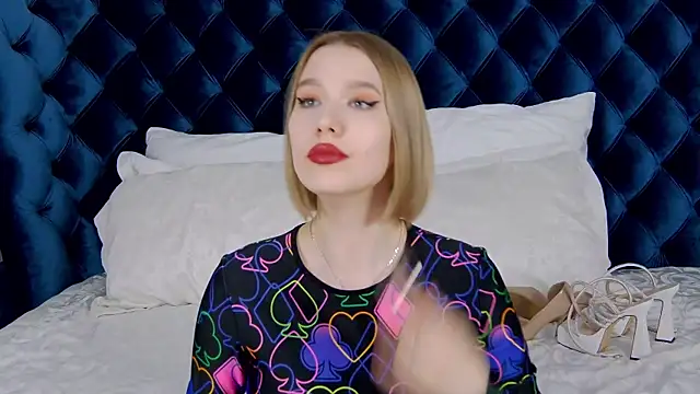 LiliLinn online show from 02.22.25