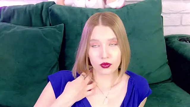 LiliLinn online show from 03.07.25