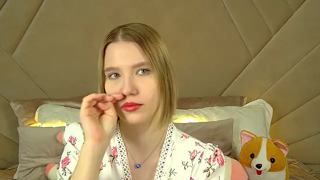 LiliLinn online show from 03.17.25