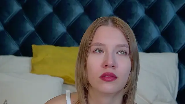 LiliLinn online show from 09.15.25