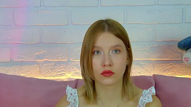 LiliLinn online show from 10.07.25