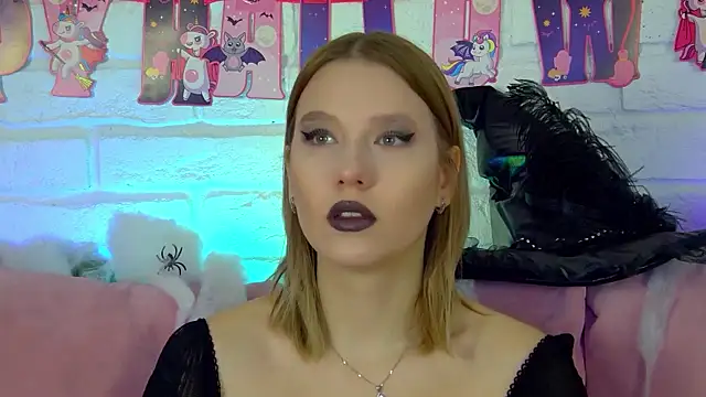 LiliLinn online show from 10.31.25