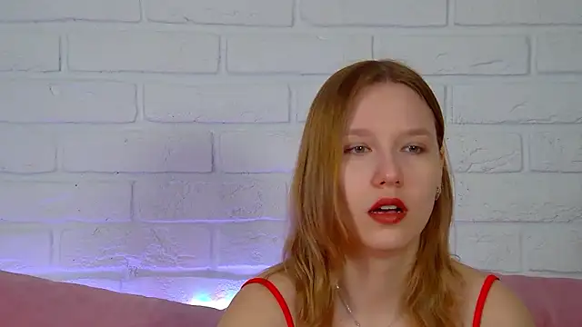 Snapshot of LiliLinn chatting on 05.04.26 LiliLinn online show from 05.04.26