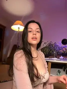 Snapshot of OohBunny chatting on 03.04.25 OohBunny online show from 03.04.25