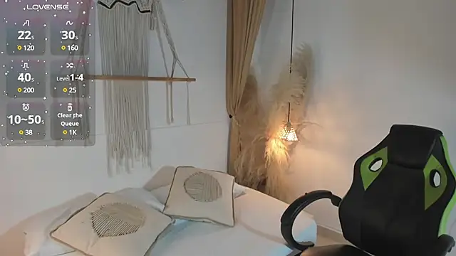 Snapshot of violetta_mendoza_ chatting on 02.20.25 violetta mendoza online show from 02.20.25