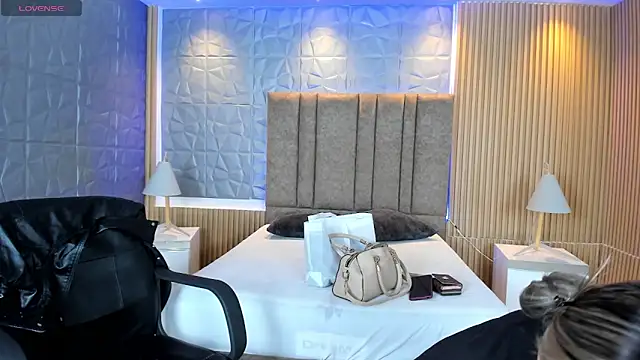 Alessia Taylorr online show from 10.15.25