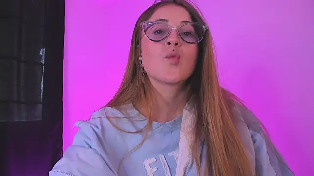 Snapshot of tekila__ chatting on 12.27.24 tekila online show from 12.27.24