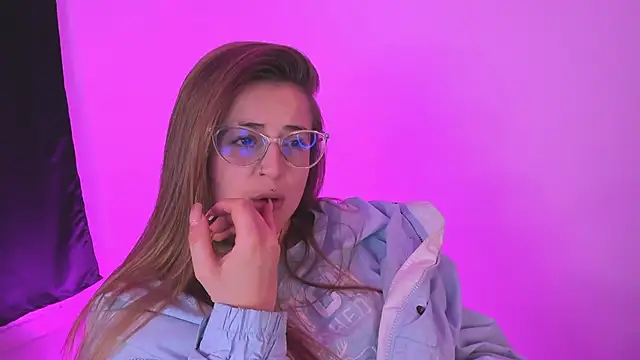 Snapshot of tekila__ chatting on 12.28.24 tekila online show from 12.28.24