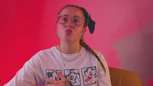 Snapshot of tekila__ chatting on 02.05.25 tekila online show from 02.05.25