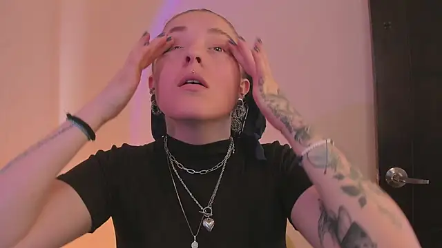 Snapshot of tekila__ chatting on 02.08.25 tekila online show from 02.08.25