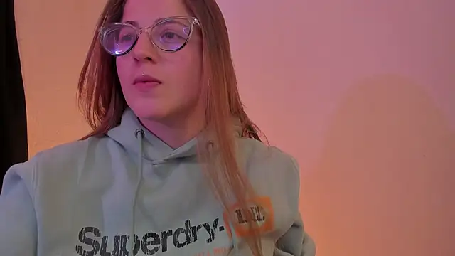 Snapshot of tekila__ chatting on 02.20.25 tekila online show from 02.20.25