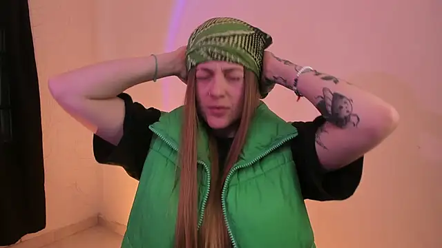 Snapshot of tekila__ chatting on 02.21.25 tekila online show from 02.21.25