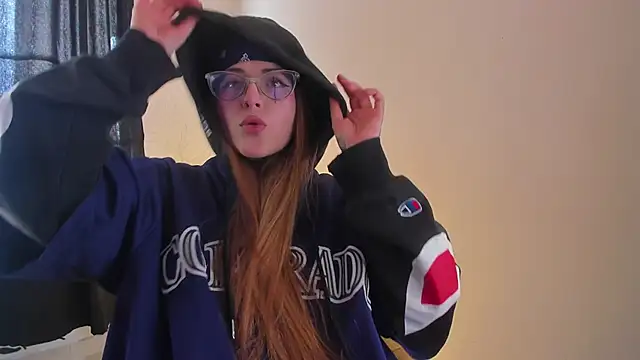 Snapshot of tekila__ chatting on 03.12.25 tekila online show from 03.12.25