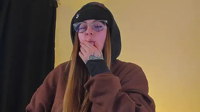 Snapshot of tekila__ chatting on 03.17.25 tekila online show from 03.17.25