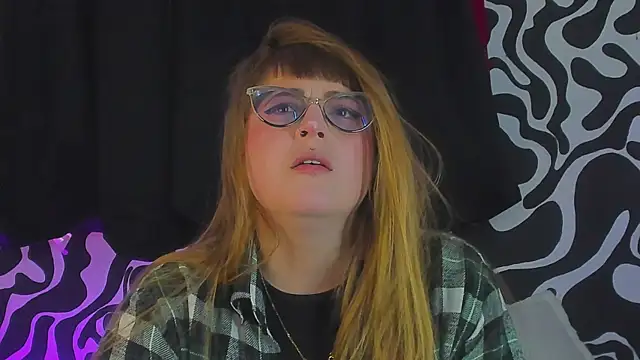 Snapshot of tekila__ chatting on 09.12.25 tekila online show from 09.12.25