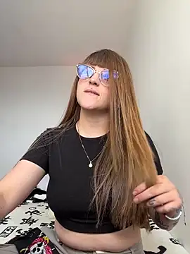 Snapshot of tekila__ chatting on 11.19.25 tekila online show from 11.19.25