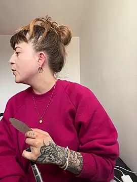 Snapshot of tekila__ chatting on 11.22.25 tekila online show from 11.22.25