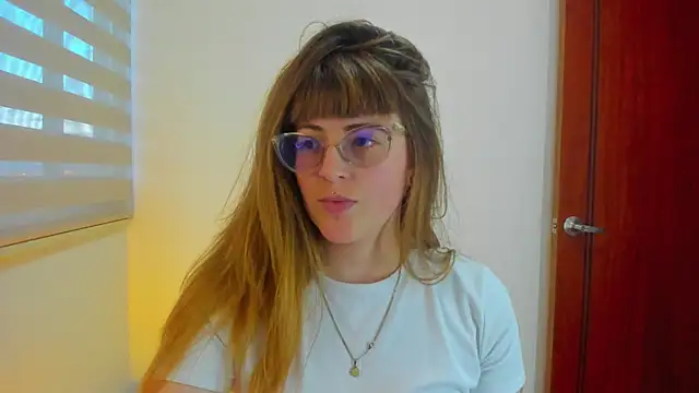 Snapshot of tekila__ chatting on 11.26.25 tekila online show from 11.26.25