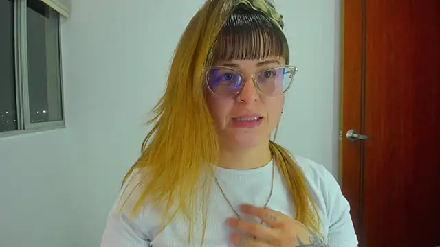 Snapshot of tekila__ chatting on 11.28.25 tekila online show from 11.28.25