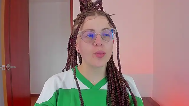 Snapshot of tekila__ chatting on 12.21.25 tekila online show from 12.21.25