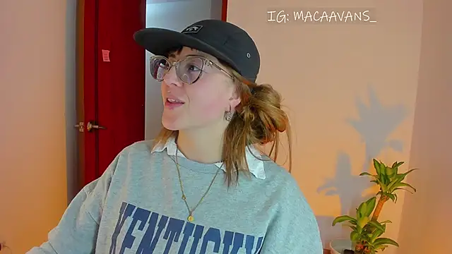 Snapshot of tekila__ chatting on 02.12.26 tekila online show from 02.12.26