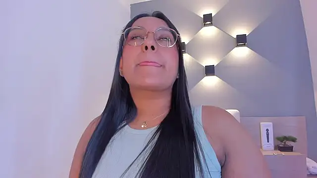 ellamontoya online show from 02.06.25