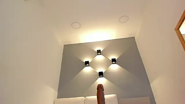 ellamontoya online show from 10.12.25