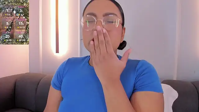 ellamontoya online show from 11.04.25