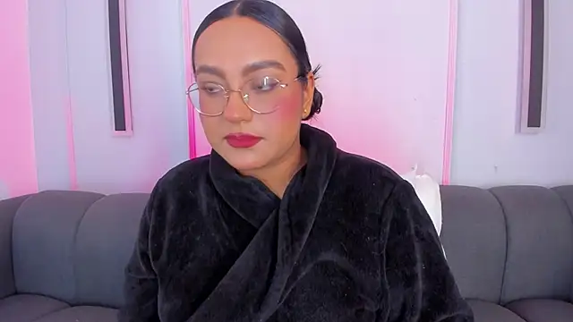 ellamontoya online show from 11.24.25