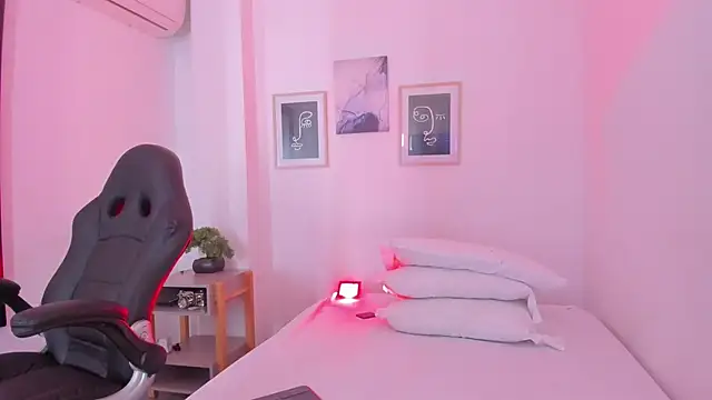 ellamontoya online show from 12.20.25