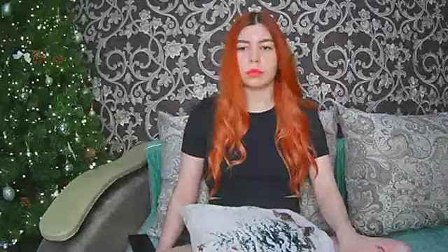 Snapshot of ElllaNuar chatting on 01.12.26 ElllaNuar online show from 01.12.26