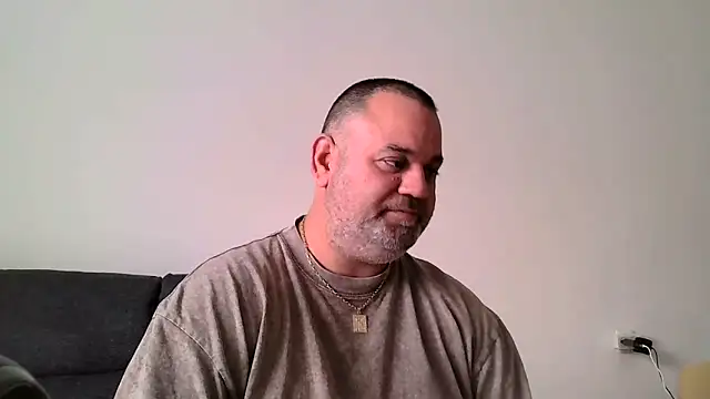 Snapshot of your_man85 chatting on 03.05.25 your man85 online show from 03.05.25