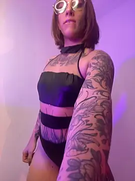 ValenGray online show from 11.17.25