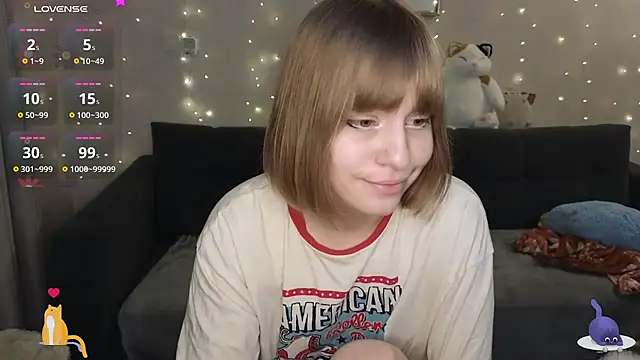 Snapshot of HermioneHHH chatting on 01.11.25 HermioneHHH online show from 01.11.25