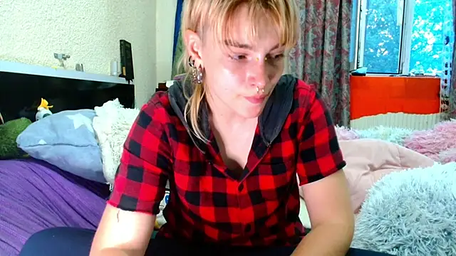 Snapshot of Sophie_Bell chatting on 05.27.26 Sophie Bell online show from 05.27.26