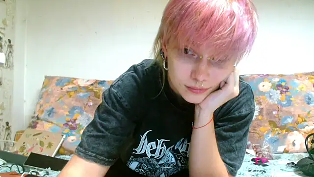 Snapshot of Sophie_Bell chatting on 06.13.26 Sophie Bell online show from 06.13.26