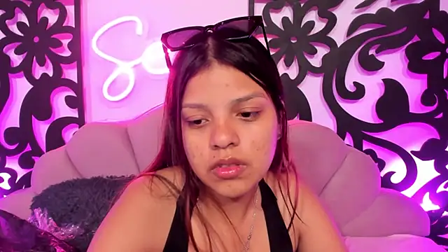 Snapshot of your_little_naughty1 chatting on 01.11.25 your little naughty1 online show from 01.11.25