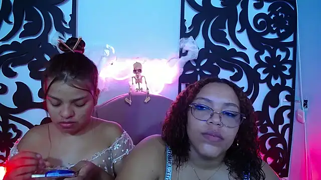 Snapshot of your_little_naughty1 chatting on 10.29.25 your little naughty1 online show from 10.29.25