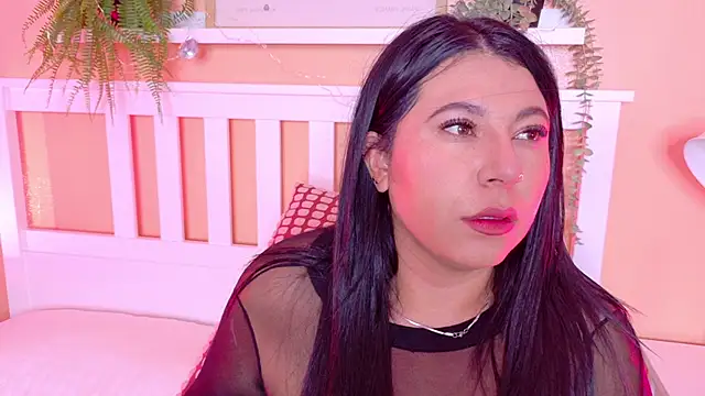 Snapshot of KendalMilleer chatting on 10.27.25 KendalMilleer online show from 10.27.25