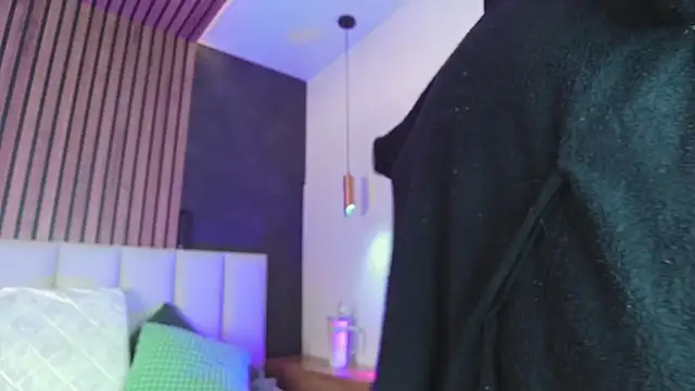 Snapshot of KendalMilleer chatting on 11.23.25 KendalMilleer online show from 11.23.25