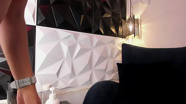 Snapshot of lia_sofiia chatting on 12.22.24 lia sofiia online show from 12.22.24