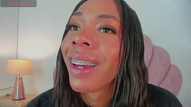 Nicole Paradise online show from 02.14.25