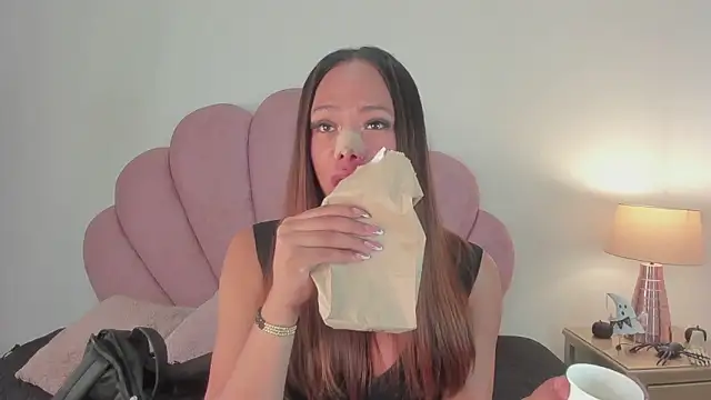 Nicole Paradise online show from 10.27.25