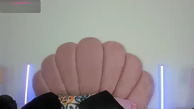 Nicole Paradise online show from 05.14.26