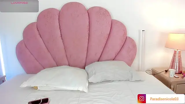 Nicole Paradise online show from 05.31.26