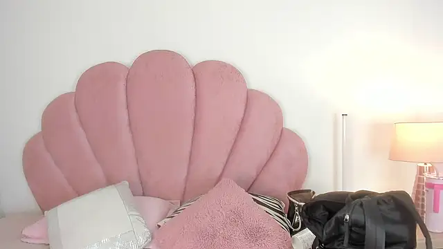 Nicole Paradise online show from 07.08.26