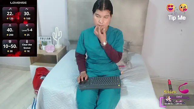 SophiaMeyerst online show from 04.30.26