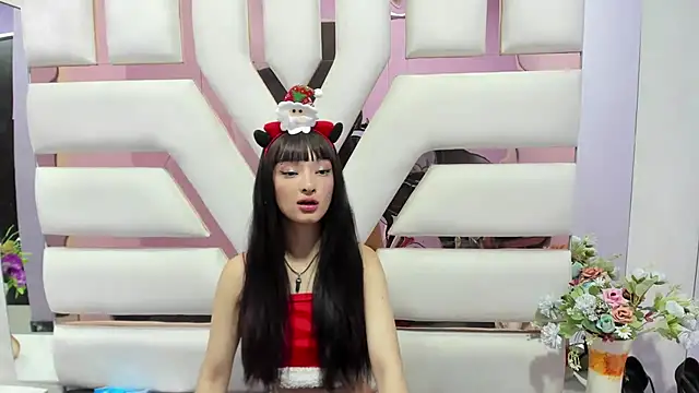 Snapshot of Aurora_18 chatting on 12.14.24 Aurora 18 online show from 12.14.24