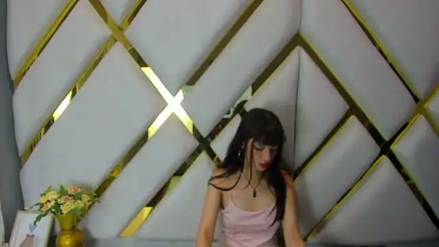 Snapshot of Aurora_18 chatting on 12.19.24 Aurora 18 online show from 12.19.24